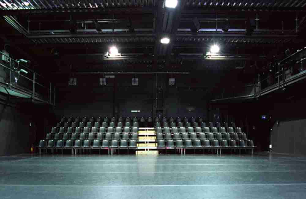 Teatro, la burocrazia peggio del Covid. Aiuti sì, ma non a tutti