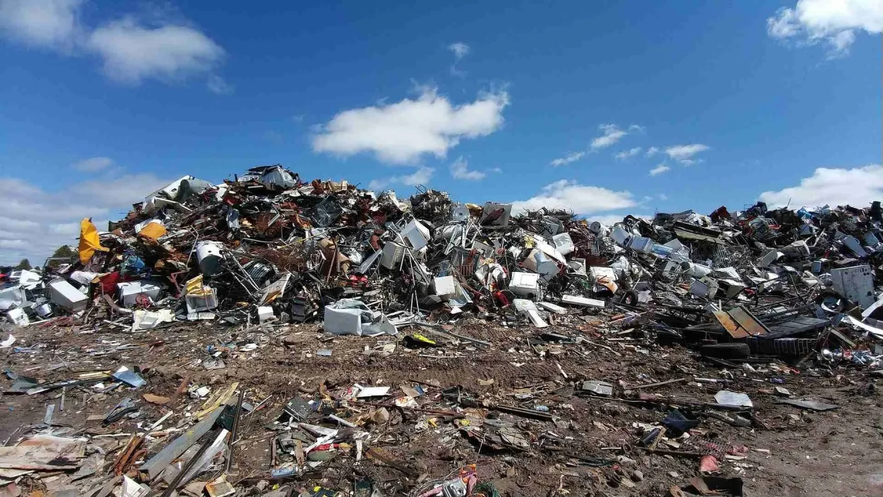 Rifiuti, Regione ad Anci: un piano per risanare le discariche pubbliche chiuse