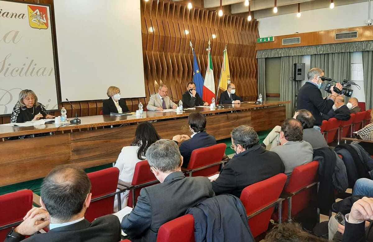 Vertenza Pfizer, Musumeci: “Mai mollato di un centimetro. Vigileremo”
