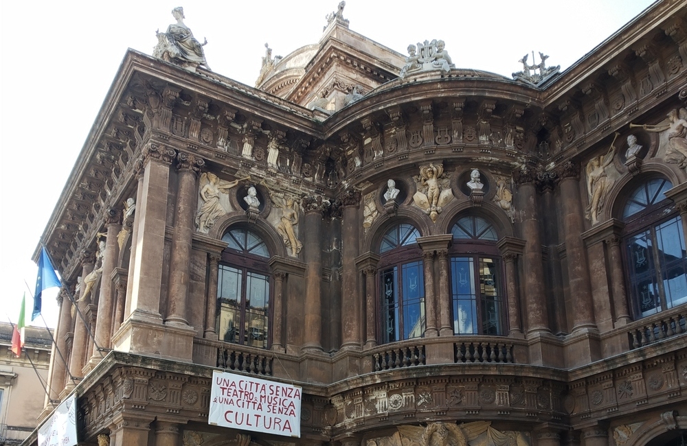 Teatro Bellini, Uil Catania: “Si parli di cartellone ma anche dei lavoratori”