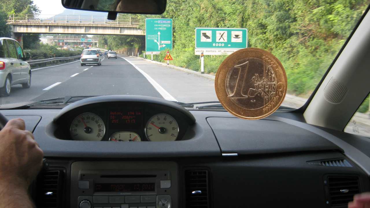 Pagare l'autostrada con 1 euro: si può