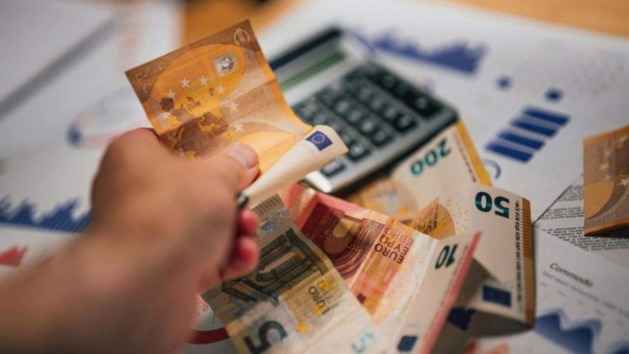 Tasse e cartelle esattoriali (Canva)-focusicilia.it