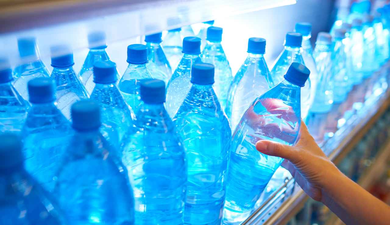 Acqua contaminata 6 marche oggetto di studio - Focusicilia.it (Fonte foto Canva)
