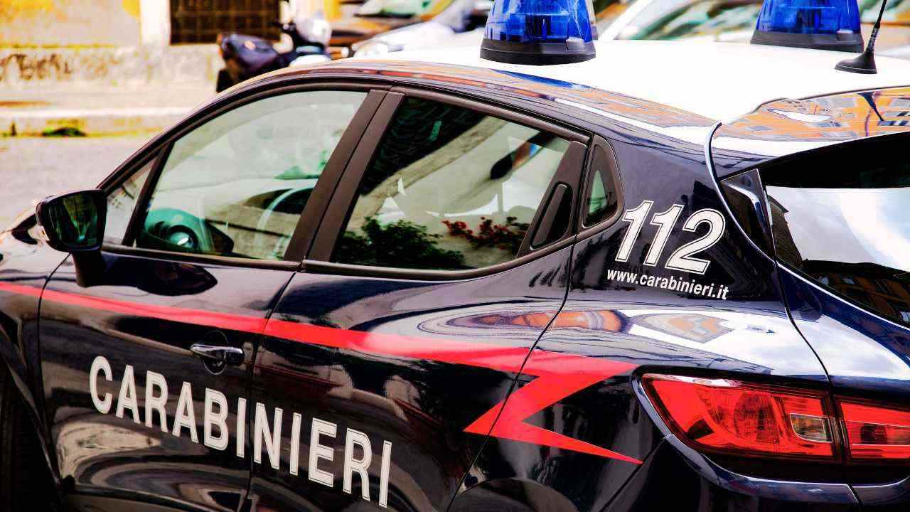 Blitz a Palermo, maxi sequestro della Guardia di Finanza: oltre 11 milioni di sigarette elettroniche