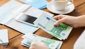 Novità pensioni la decisione di Giorgia Meloni - Focusicilia.it (Fonte foto Canva)