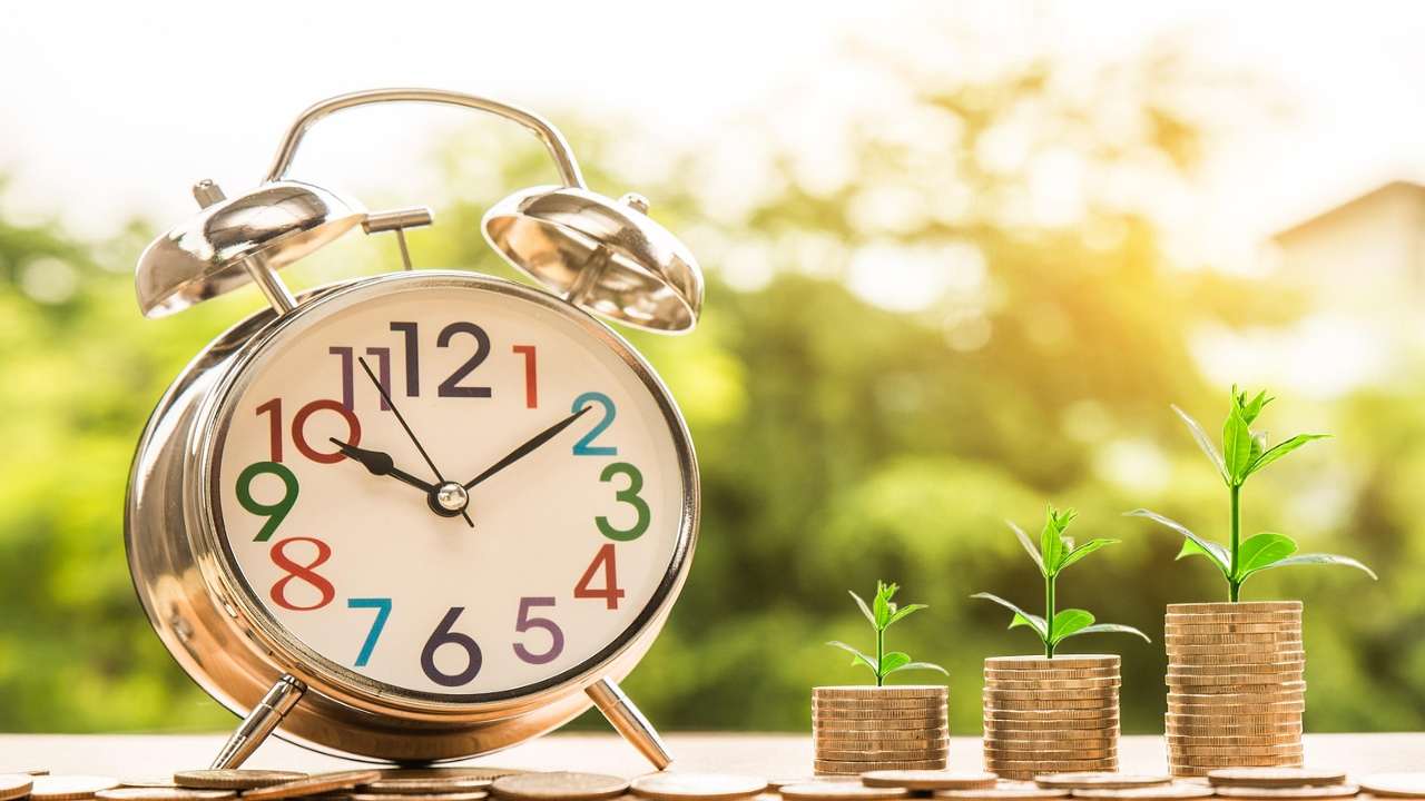 Soldi, lavoro, pensione (Pixabay)-focusicilia.it