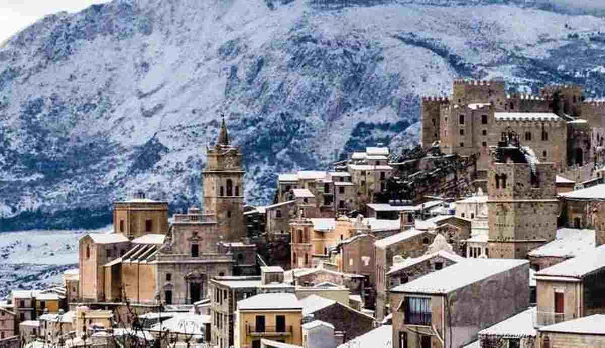 Il borgo segreto tra Etna e canyon lavici, dove storia e avventura si incontrano | Gita perfetta in inverno