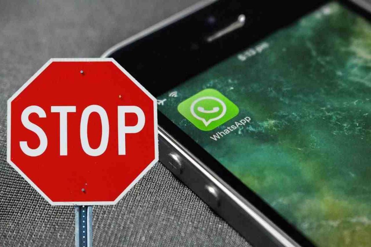 Addio WhatsApp, la nuova funzione rischia di mandare tutto in vacca | Scordati il tuo account come lo conosci