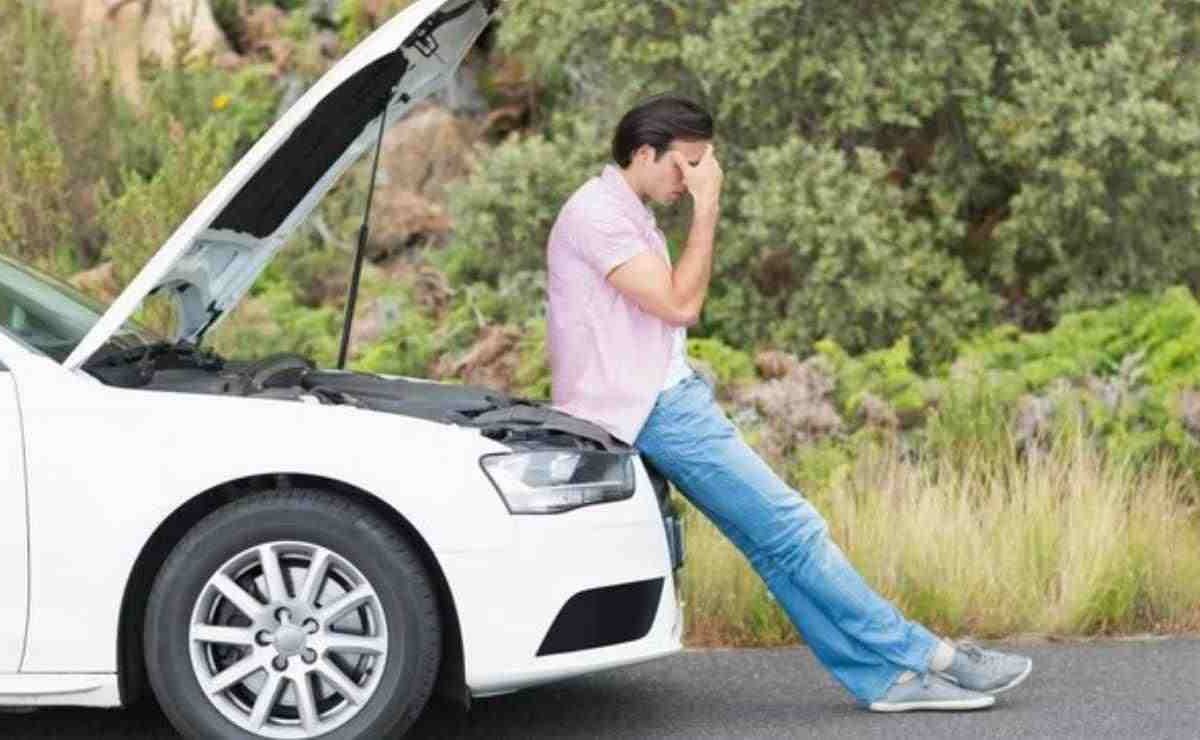 Batteria “morta” all’improvviso, il gesto dimenticato che la sta distruggendo | L’avviso di Altroconsumo ti salva