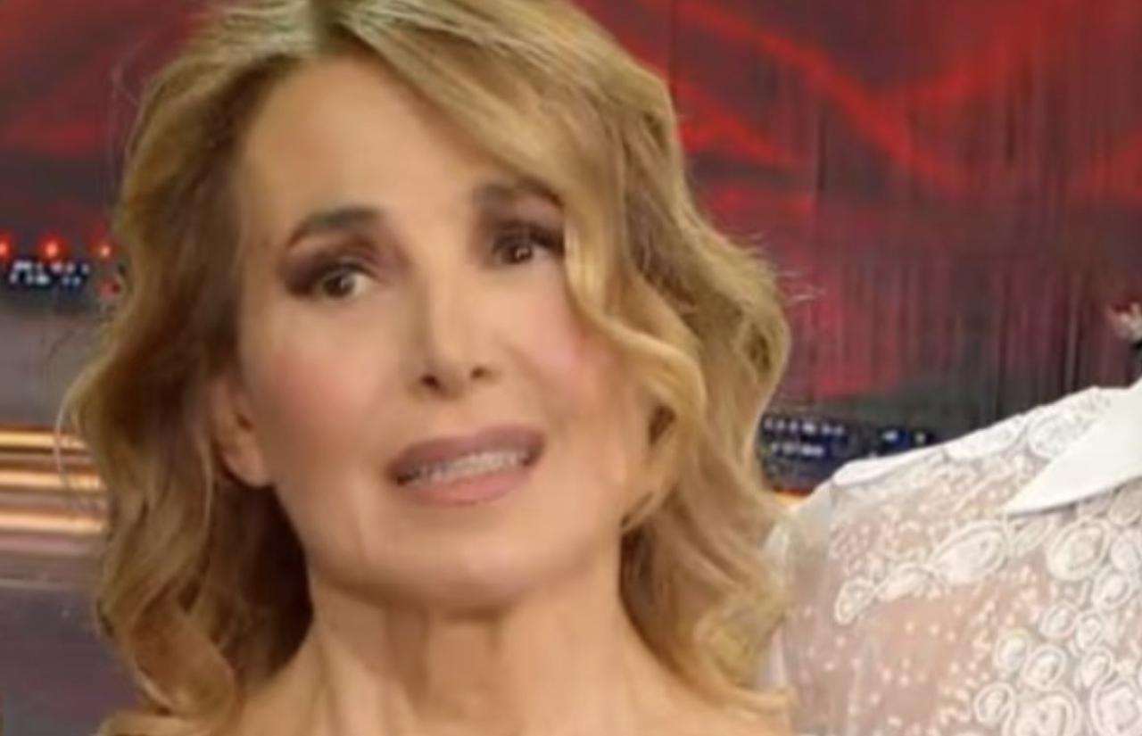 Barbara D’Urso, ha preso una decisione sofferta: il referto medico fa tremare Ballando | Dopo tutto questo percorso deve farlo